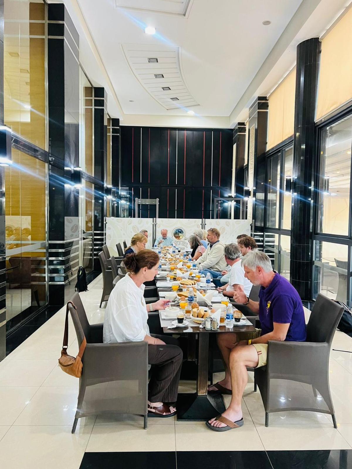 Hotel La Luna Бени Мелал Екстериор снимка