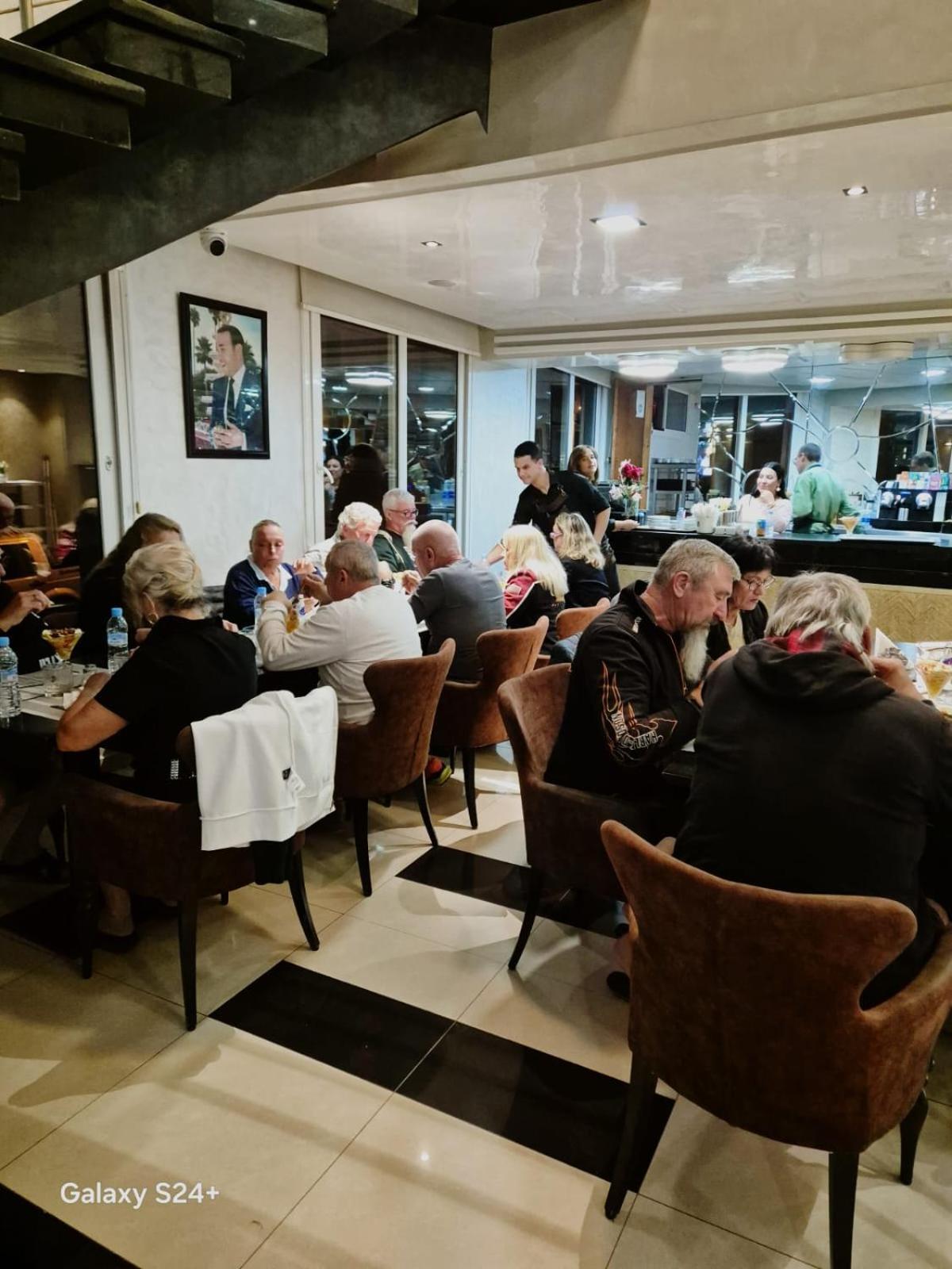 Hotel La Luna Бени Мелал Екстериор снимка
